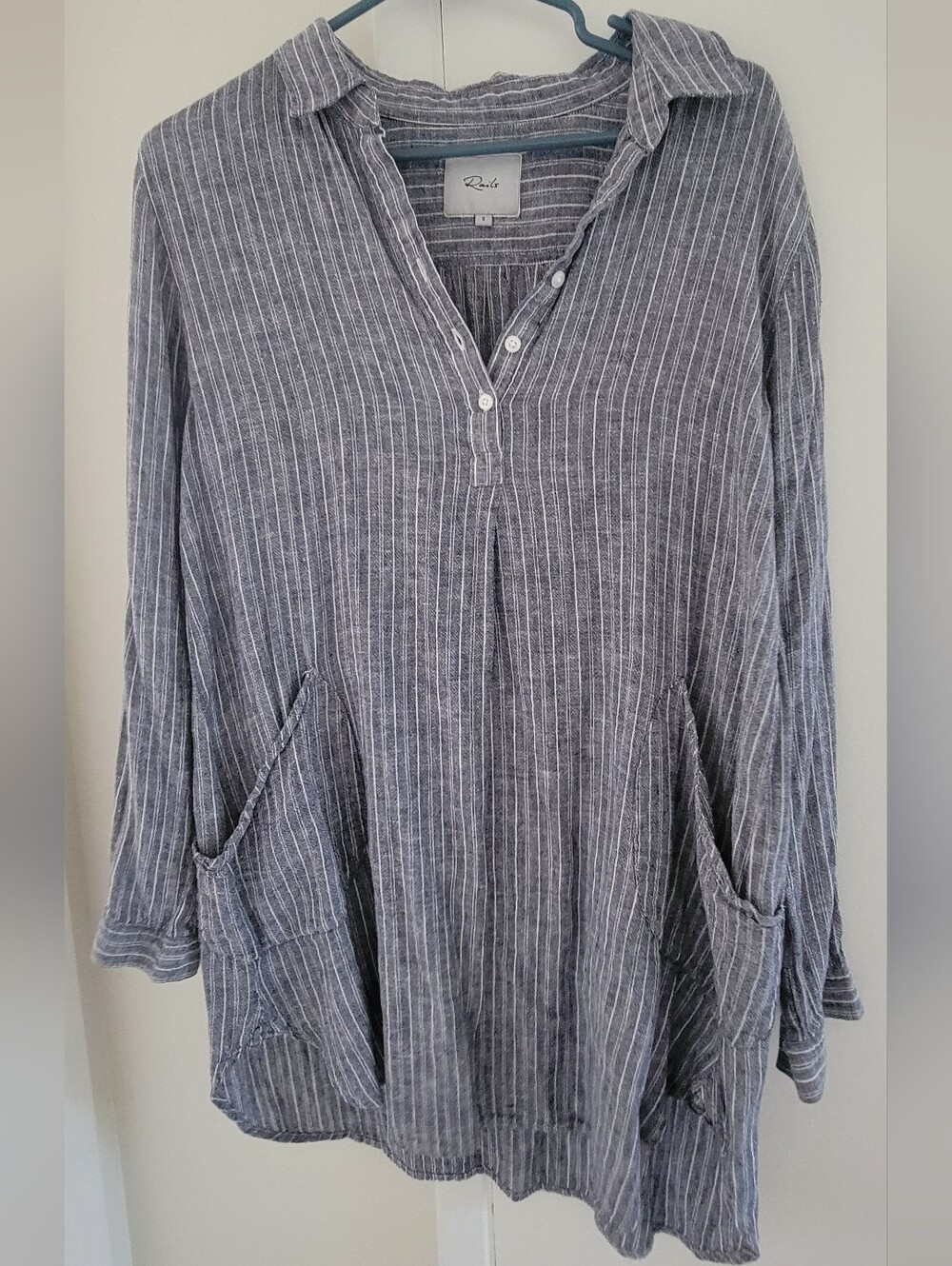 Rails Womanโs Gray Striped Long-Sleeve Shirt-tunic S